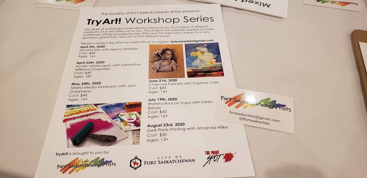 We’re here at <a href="/CityFortSask/">City of Fort Sask</a>’s registration day! Come to the DCC until 8pm to sign up for some awesome art classes, or DM for details

#fortsask #art #tryart