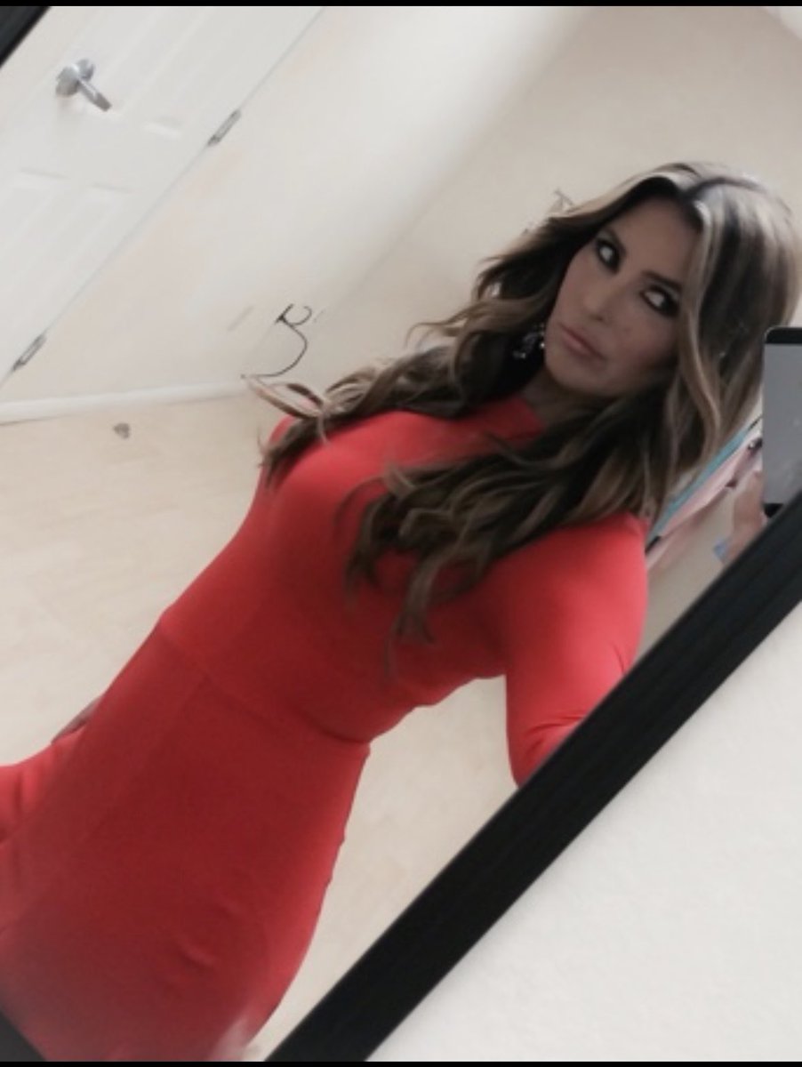 askjillian's tweet photo. Feelin my inner @Jlo https://t.co/prrNAlSs2N