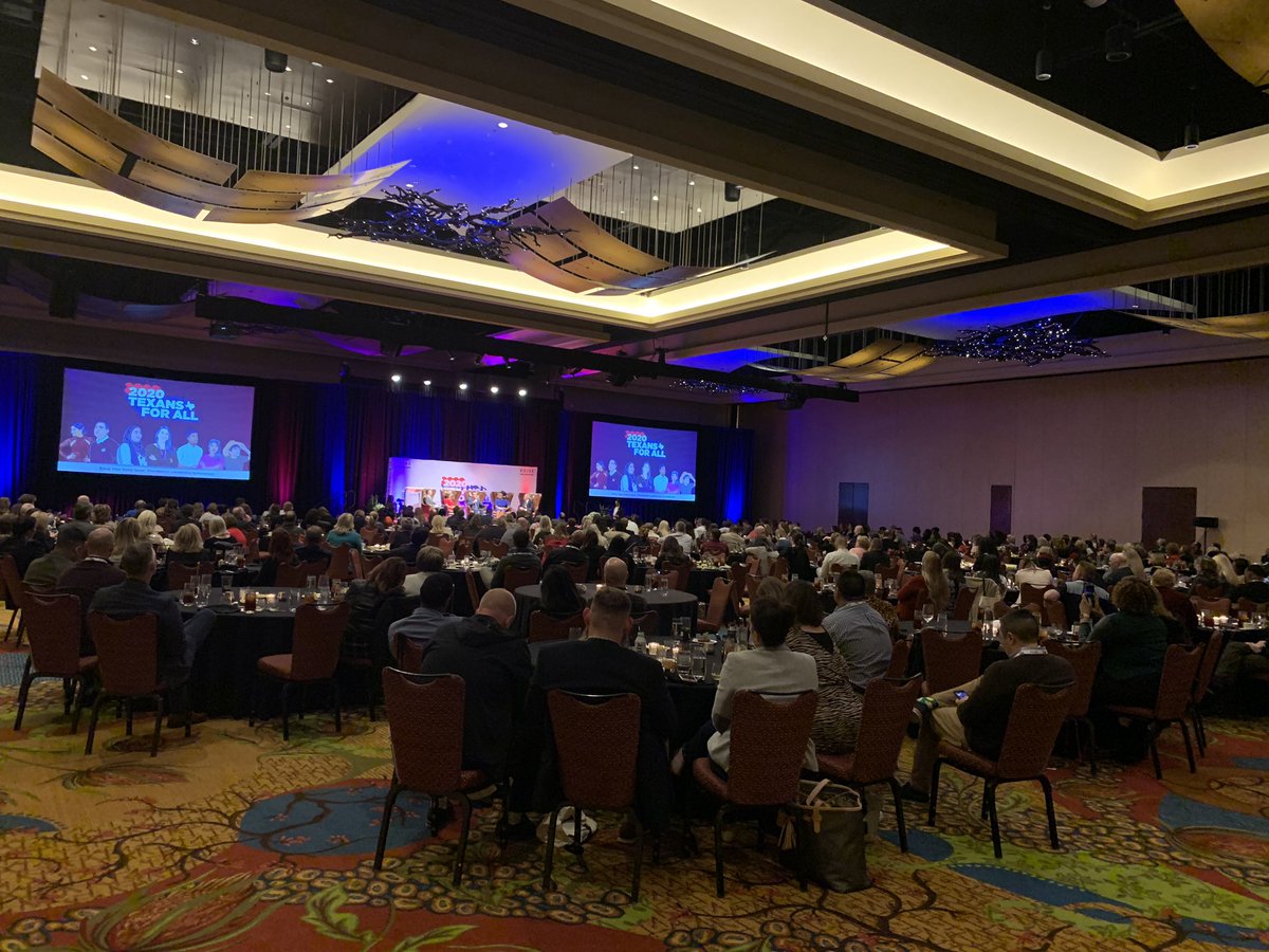 LoriDavisEDU's tweet photo. It is AMAZING to be in a ballroom full of Education Leaders at the @RYHTexas Foundation Leadership Symposium, listening to @DanRather speak and moderate a panel talking about education! Proud to represent @E3Alliance at this event!#2020TEXANSFORALL #TexasPublicEd https://t.co/y6LjETxKfX