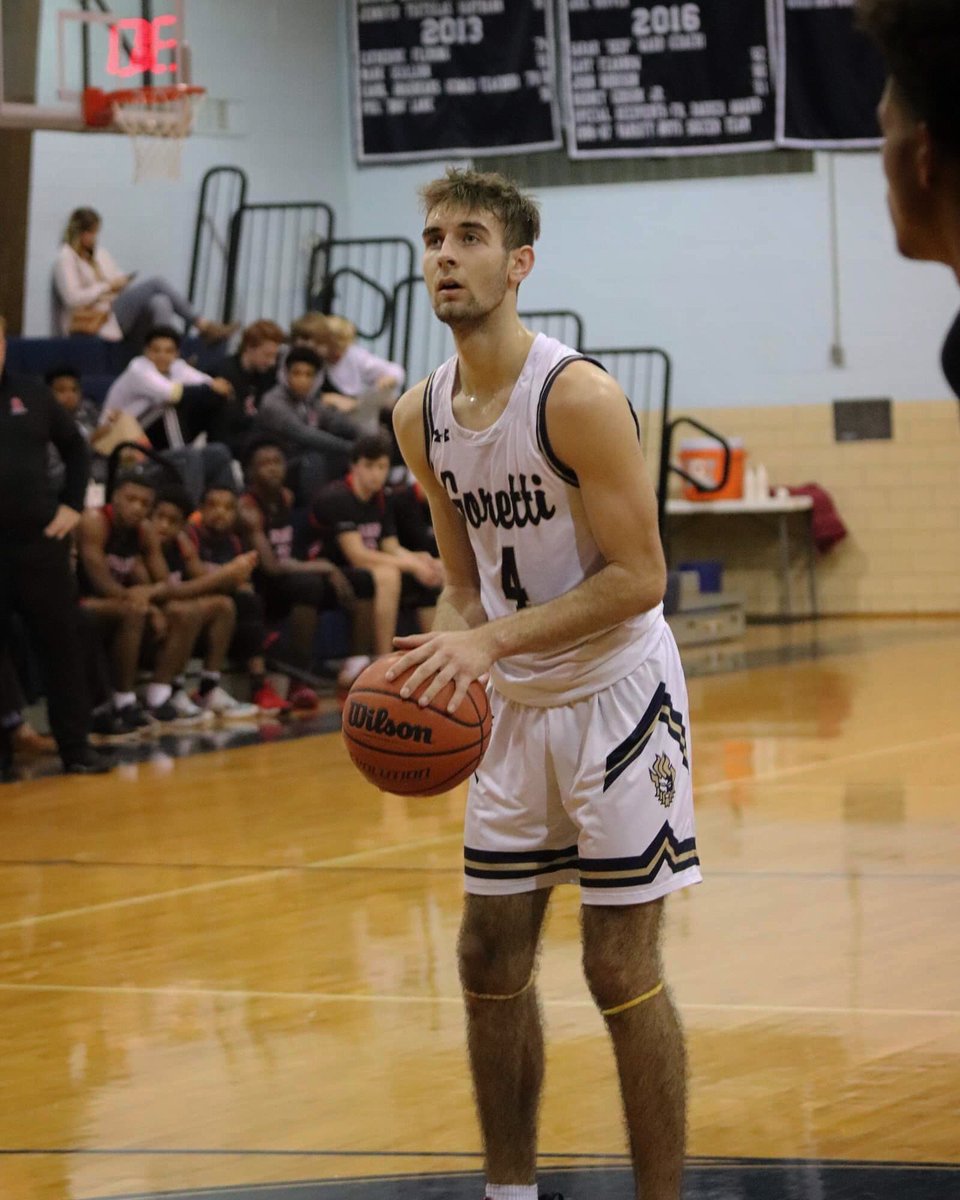 briggsgatlin's tweet photo. This doesn’t feel real... It’s been one heck of a ride. Thankful for the opportunities that my high school career has brought me. Thankful for family, friends, teammates, and coaches that have been there with me the whole way. I love you all❤️ #4out✌🏼✌🏼 https://t.co/IYur8OKSkn