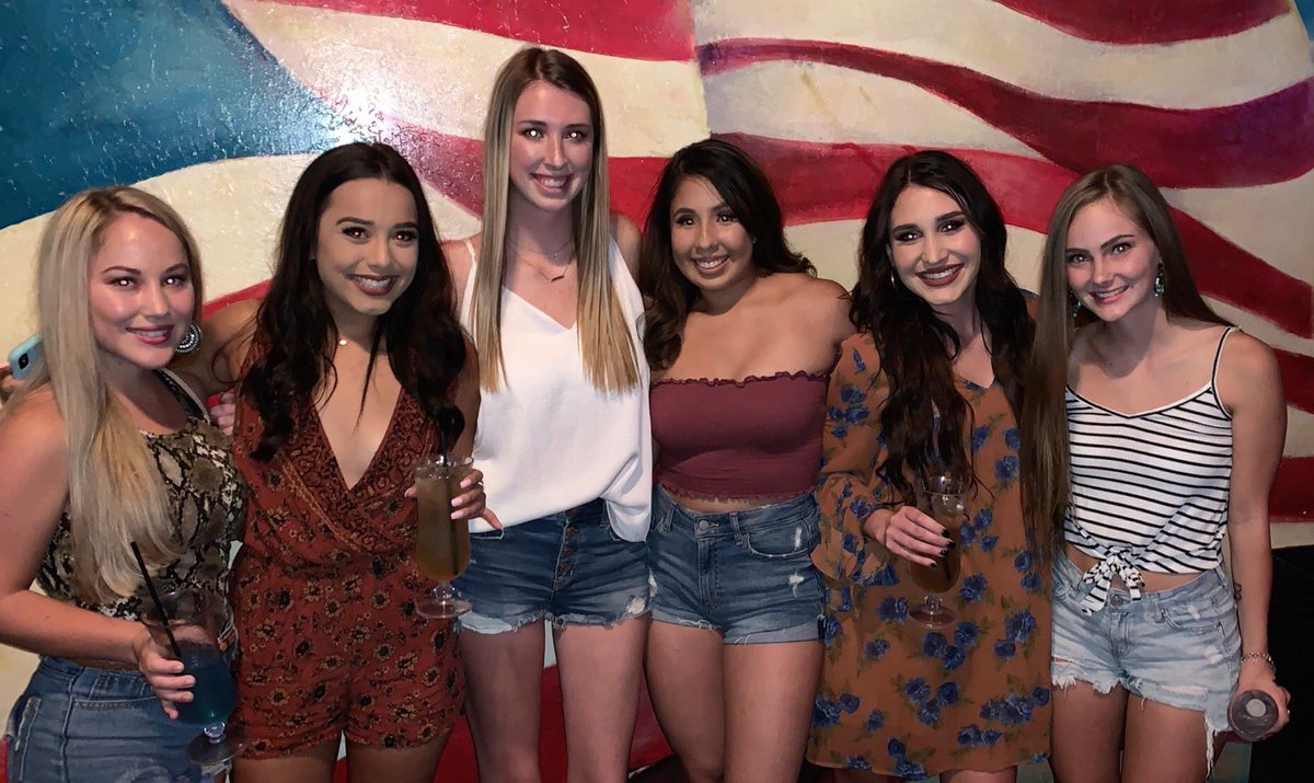 nattmreno's tweet photo. Happy Birthday to my girl @SmBrooklyn ! Ily 💗🎉 https://t.co/u41tvXIJON