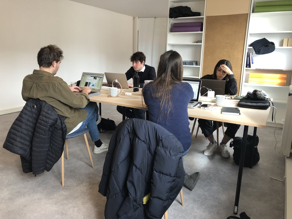 Toute la team <a href="/BasketsLa/">La Pause Baskets</a> a emménagé dans nos nouveaux locaux (190m2) lundi ! 
Nous cherchons encore des colocs, n’hésitez pas à m’écrire si vous êtes intéressés !
#newoffice