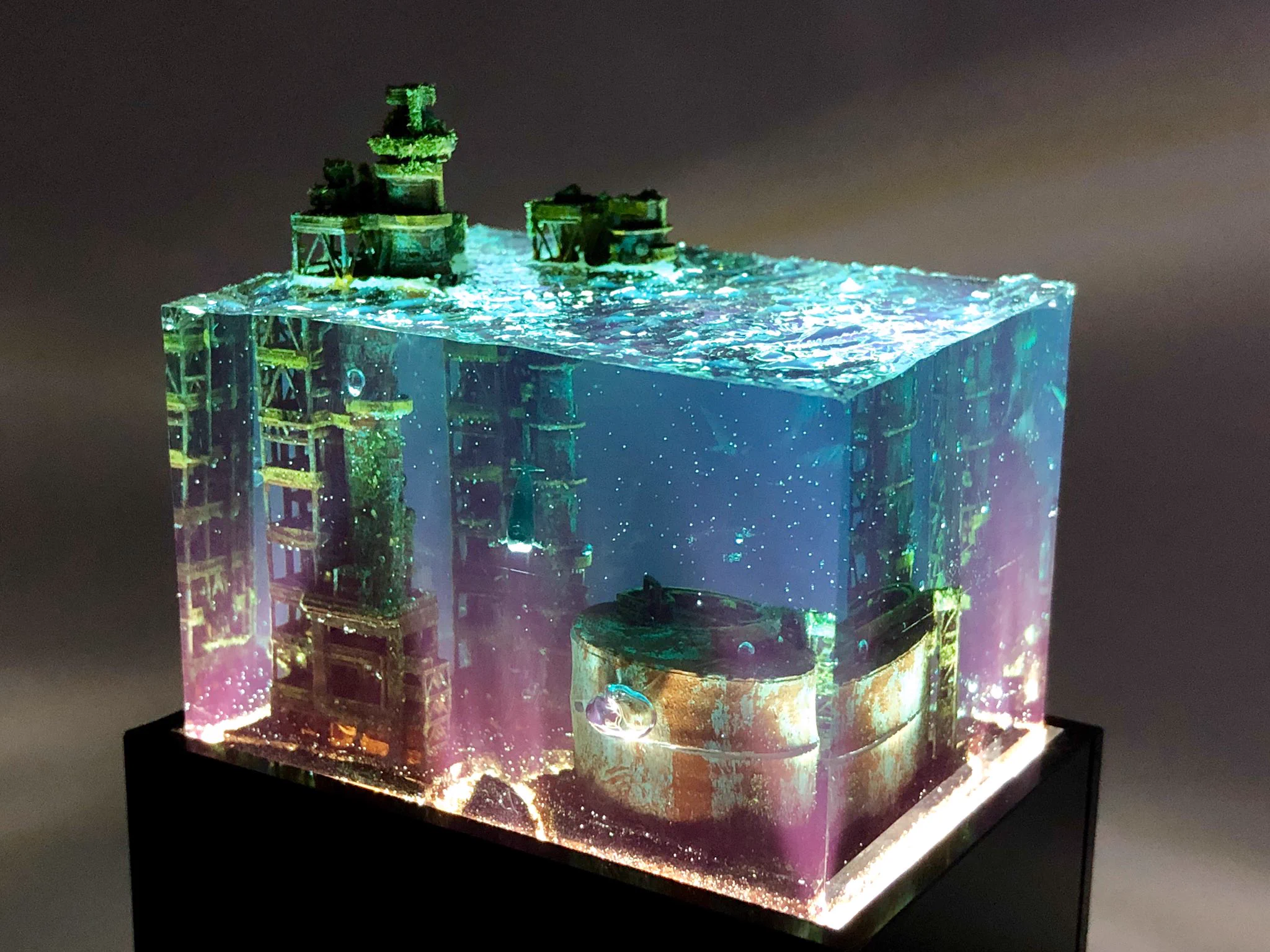 レジンの海に沈められている建物が幻想的で綺麗！