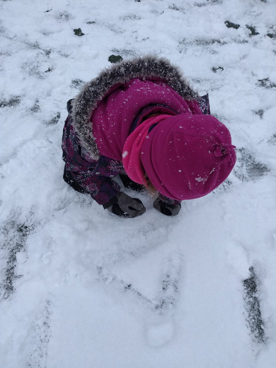 Ms Roper (OCT) she/her (@msroper100) on Twitter photo Exploring shapes we know through movement in the snow today. We looked for shapes in our environment, described what we saw, expressed the shapes and lines using movement+then drew them in the snow. We also had lots of fun learning from each other! <a href="/EarlyYearsTDSB/">TDSB Early Years</a> <a href="/TDSB_DeerPark/">Deer Park Jr Sr P.S.</a> Exploring shapes we know through movement in the snow today. We looked for shapes in our environment, described what we saw, expressed the shapes and lines using movement+then drew them in the snow. We also had lots of fun learning from each other! <a href="/EarlyYearsTDSB/">TDSB Early Years</a> <a href="/TDSB_DeerPark/">Deer Park Jr Sr P.S.</a>
