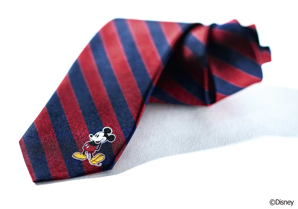 Japan Airlines Jal Jal限定ディズニーグッズ3 4月の国内線機内販売は ミッキーマウス が描かれた ブルックスブラザーズ の特別なネクタイ W ミッキーのワンポイントが可愛い ちょっとした会話のネタにもなるかも 詳細は