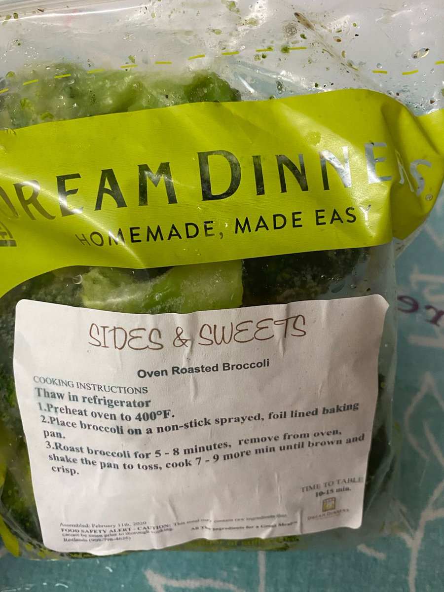 MacKidRedlands's tweet photo. This delicious meal brought to you by @DreamDinnerRedlands! Parmesan Herb Crusted Chicken and Oven Roasted Broccoli! https://t.co/C9XeNvgPXD