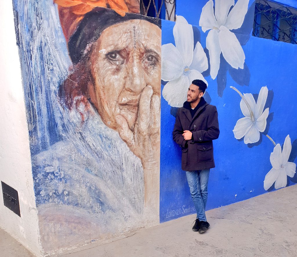 إذا وجَدت امرأتكَ المُناسبة ورفَضّها من حولكَ ! 
خُذها وهَاجر بِها بعيداً، أسَعدها وكُن لها كل شَيء💛"
- الأقَارب لا يَعرفون الحب☝🏻. .