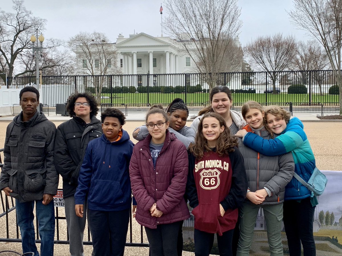 Columbus magnet students got to learn an insider view of democracy today. <a href="/mrtprincipal/">Medard Thomas aka MrT</a> thank you Representative <a href="/jahimes/">Jim Himes 🇺🇸🇺🇦</a>