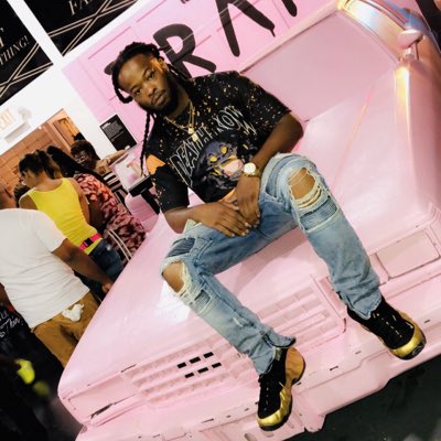 Yearlong_York's tweet photo. #NewProfilePic https://t.co/qkYmh15BGn