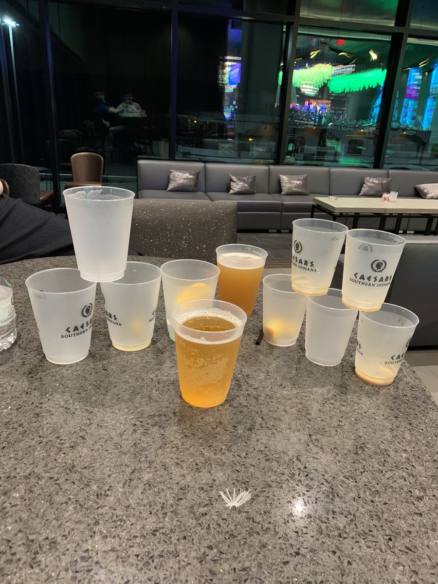 crew_beer's tweet photo. Beer Crew putting it down tonight. https://t.co/4bH3mlrcJn
