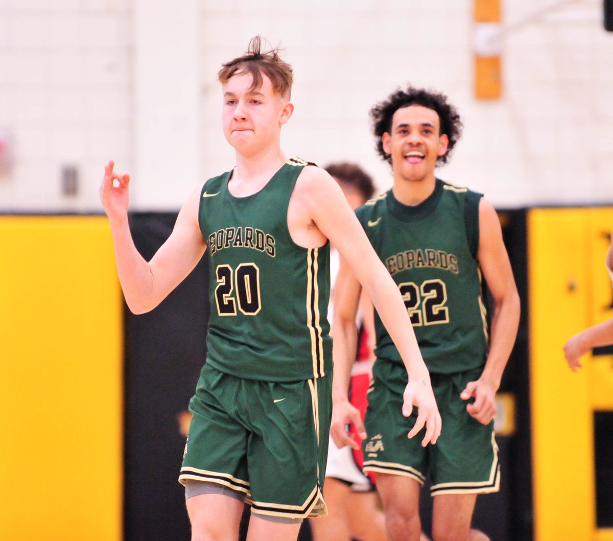 ThompsonFoto12's tweet photo. First trip to the WPIAL Championship since 1978 for @BvasdAthletics basketball and here are some images of the history in the making. More at @hsuniontown @HSSports01 . #WPIAL #Path2ThePete https://t.co/nuvlZrwd24