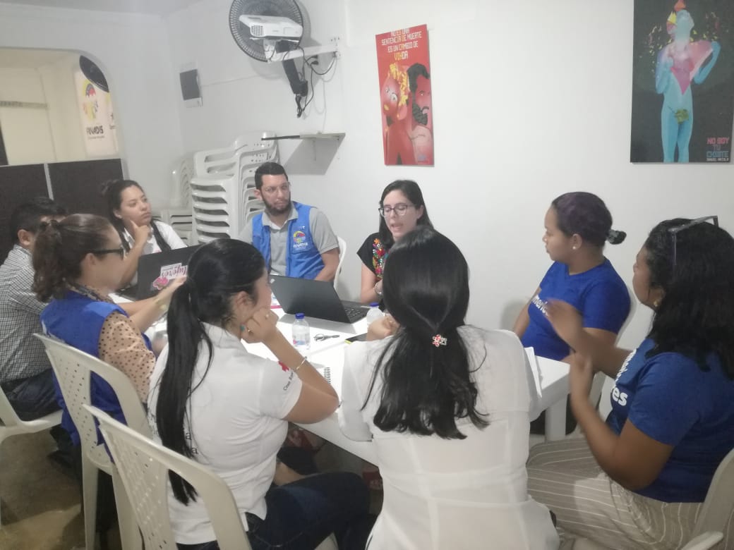 LuisMenesesVzla's tweet photo. Hoy fuimos invitados como sociedad civil organizada a la reunión de la Mesa de Migración y Salud que lleva la cooperación @Americares @UNICEFColombia @Humanitycol @CRUZROJA_BQ @ProfamiliaCol y presentes desde OSC @FundaMSFCV @CPazaporte @FuvadisDDHH

Seguimos Trabajando 💛💙❤️ https://t.co/NBN2aeDhBR