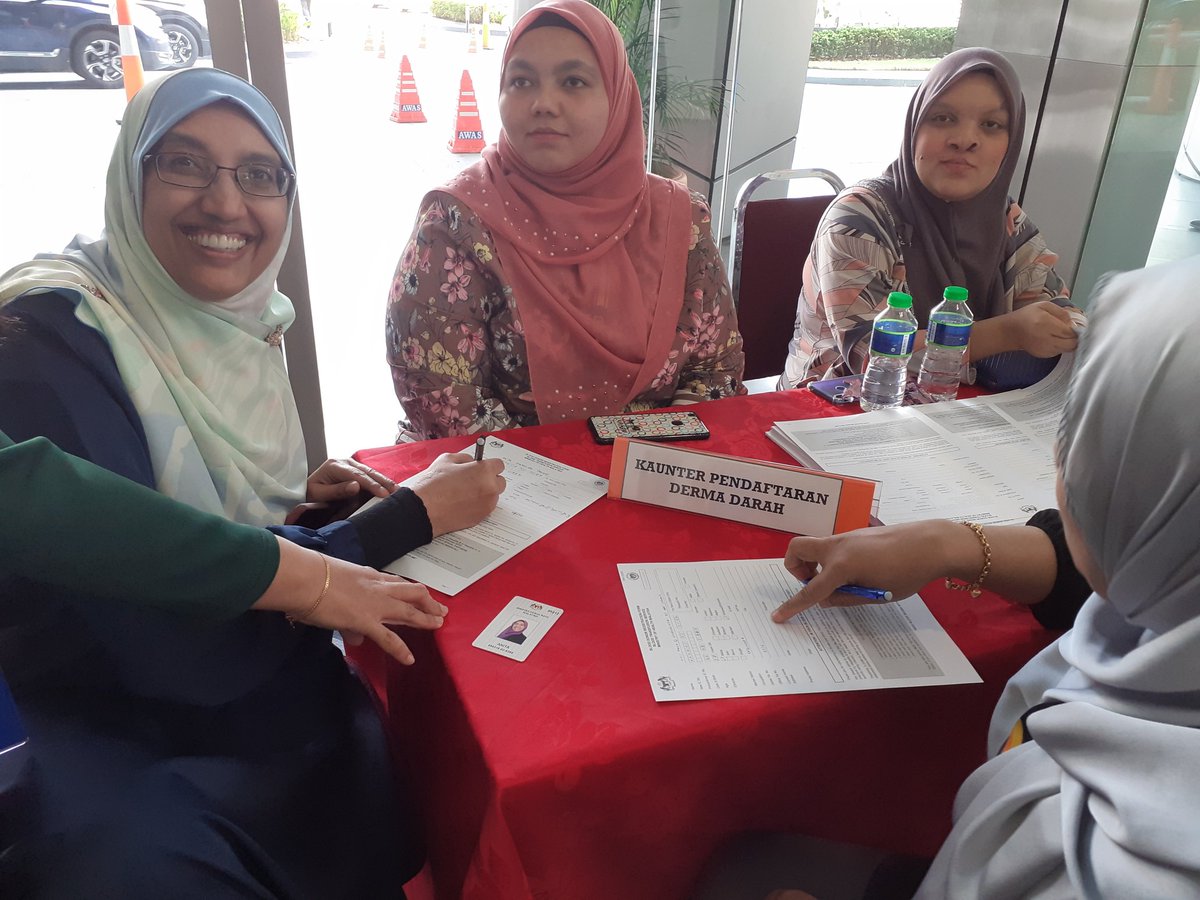 BpCkas's tweet photo. Usai Program Kempen Derma Darah di @JKRMalaysia dengan kerjasama Pusat Darah Negara.
@CKASHQJKR @IrZulkefly @anita_shafie https://t.co/iwpETdSycL