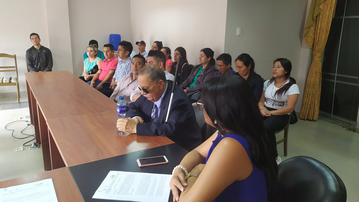 luisasuquilanda's tweet photo. HOY | Coordinación Zonal de Educación @magdasalazarg firmó convenio interinstitucional de cooperación con GAD Sozoranga para la intervención de Escuela de Educación Básica Floduardo León Albán. Distrito 11D07 @luisasuquilanda y Padres de Familia  estuvieron presentes en el evento https://t.co/dfa2tSiDhI
