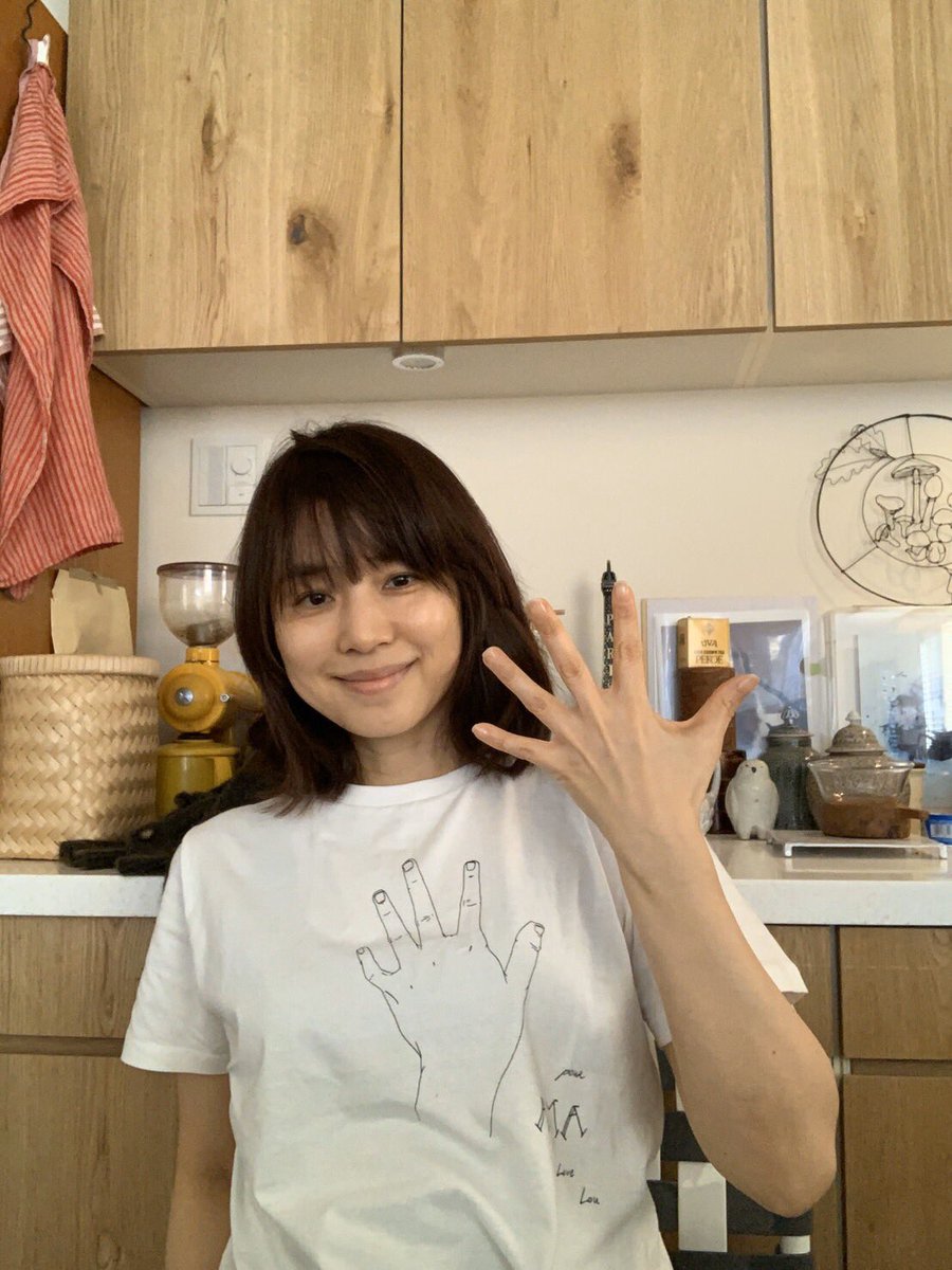 石田ゆり子さんのこの写真、ジェーンバーキンの末娘ルードワイヨン の