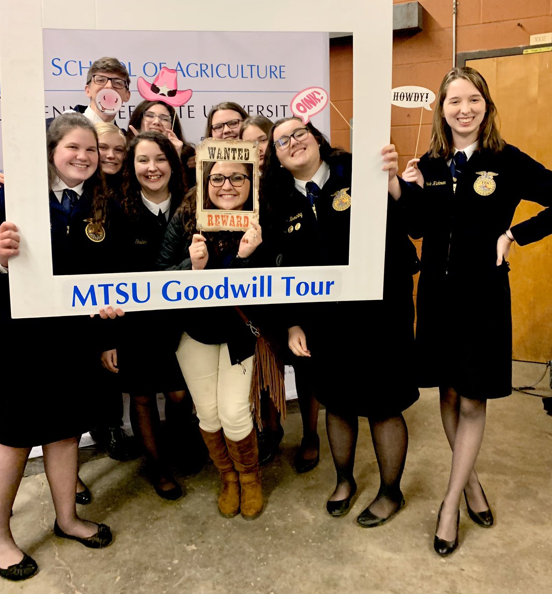 creek_ffa's tweet image. Today we had Mrs. Anita Ausenbaugh come and teach our students about floral design, had our FFA member cook-out, and went to the MTSU Goodwill Tour hosted by MTSU School of Agriculture! Shoutout to all those who help make our students phenomenal! @RuCoCTE @stewartscreekhs