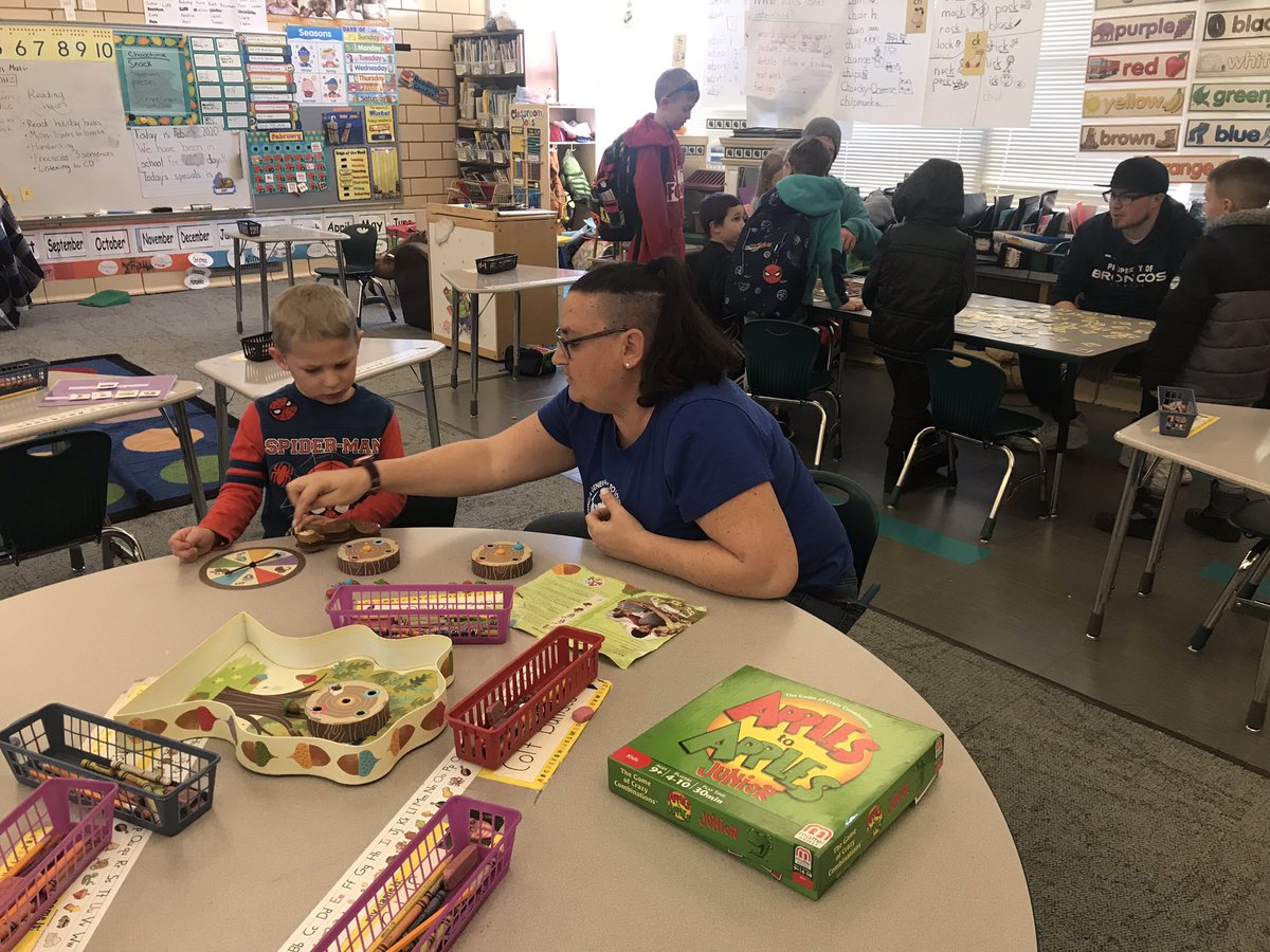 Game night with my lovely kinder families <a href="/JanaceFischer/">Janace Fischer</a> <a href="/WilmoreDavis/">WilmoreDavis</a> <a href="/MsFischer18/">Kylee Fischer</a>