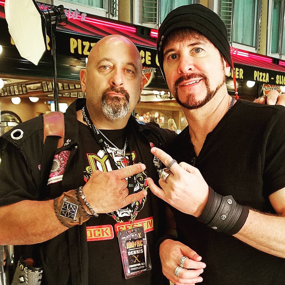 Rockin’ the Cuff with Dennis Conte !!! Kick ass dude and amazing Stage Wear and gear for the Rock and Roll lifestyle. Thanks, Bro !@denniscontedesigns 

#cjsnare #denniscontedesigns #rockthecuff #livemusic #designers #stagewear #heavymetal #hardrock #concert