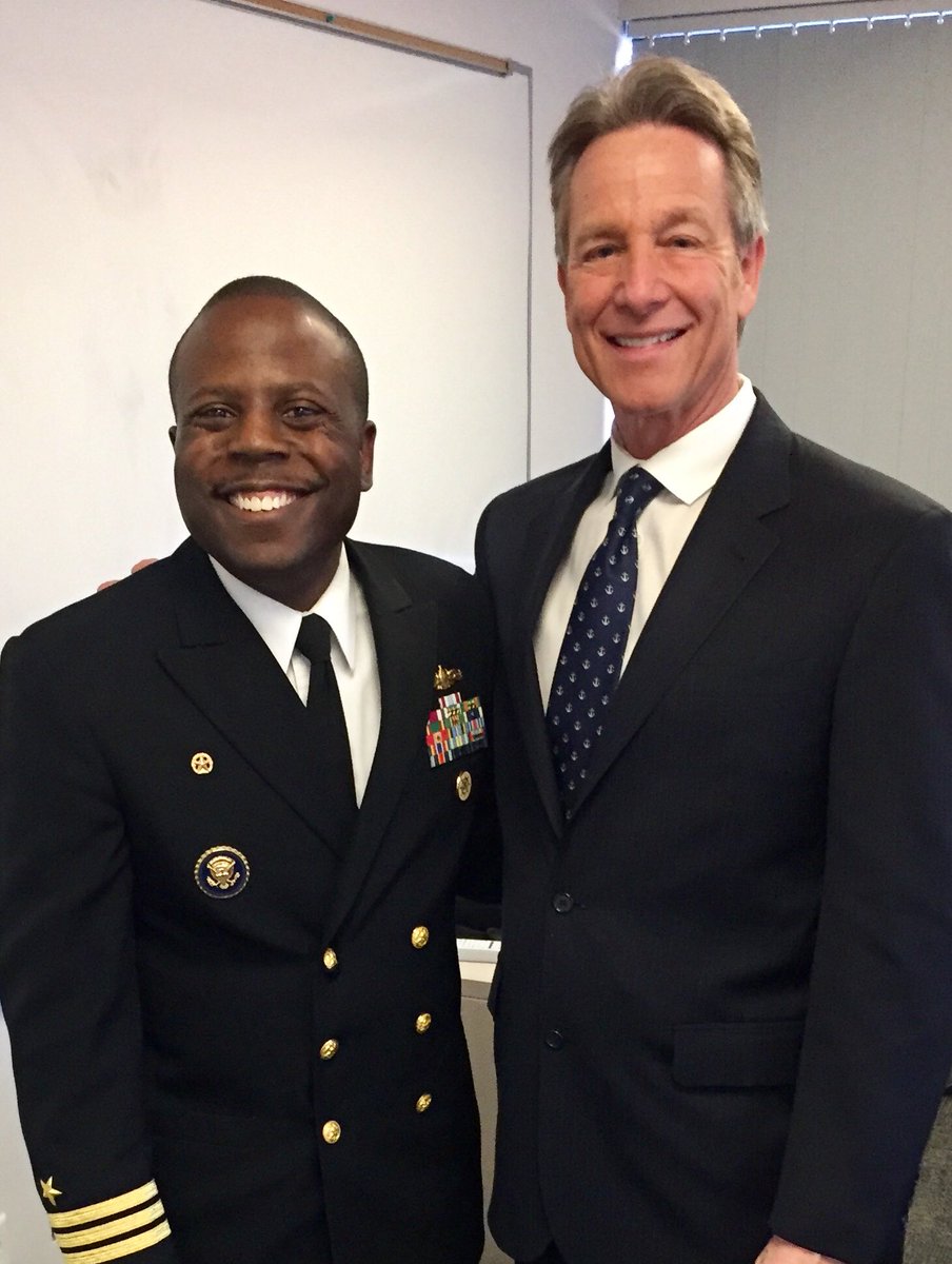 A pleasure meeting Cdr. Robert ”Mac” McFarlin! He’s a Denver native making waves in the U.S. Navy. His story at 10. @DenverChannel #GoNavy #USSBenfold #Denver @NavalAcademy @USNavy
