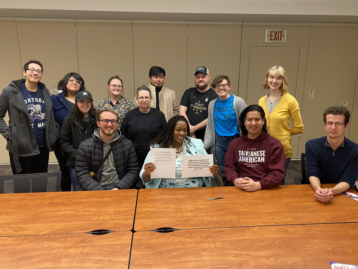 BCYD_NE's tweet photo. Great meeting tonight! Thank you to everyone who attended and extra thanks to @Shelton4Senate for sharing your time with us 🙌 https://t.co/L00d87FzSF