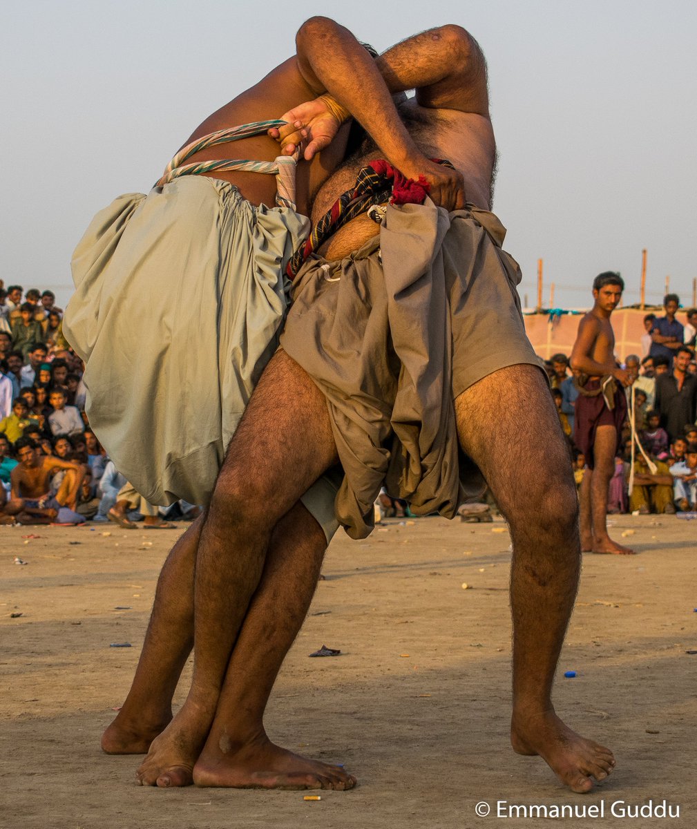 emnpk's tweet photo. Jhal Dhab🤣. 
Malakhra or Malakhro is an ancient Sindhi form of #wrestling in #Pakistan and #India, which dates back 5000 years. Here mostly in #Sindh you will see this wrestling like in Mela etc. https://t.co/AO49Rq9fZF