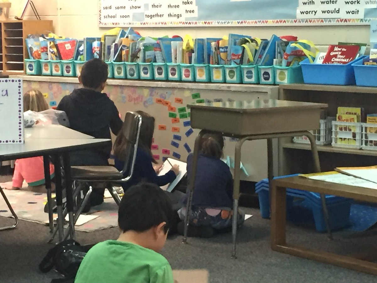 Interactive sentence building- Ss use sight words to build and then write sentences. Ss were collaborating and communicating ideas to accomplish their task. <a href="/CCSD93/">CCSD93</a> <a href="/CheetahChamps/">Cheetah Champions</a>