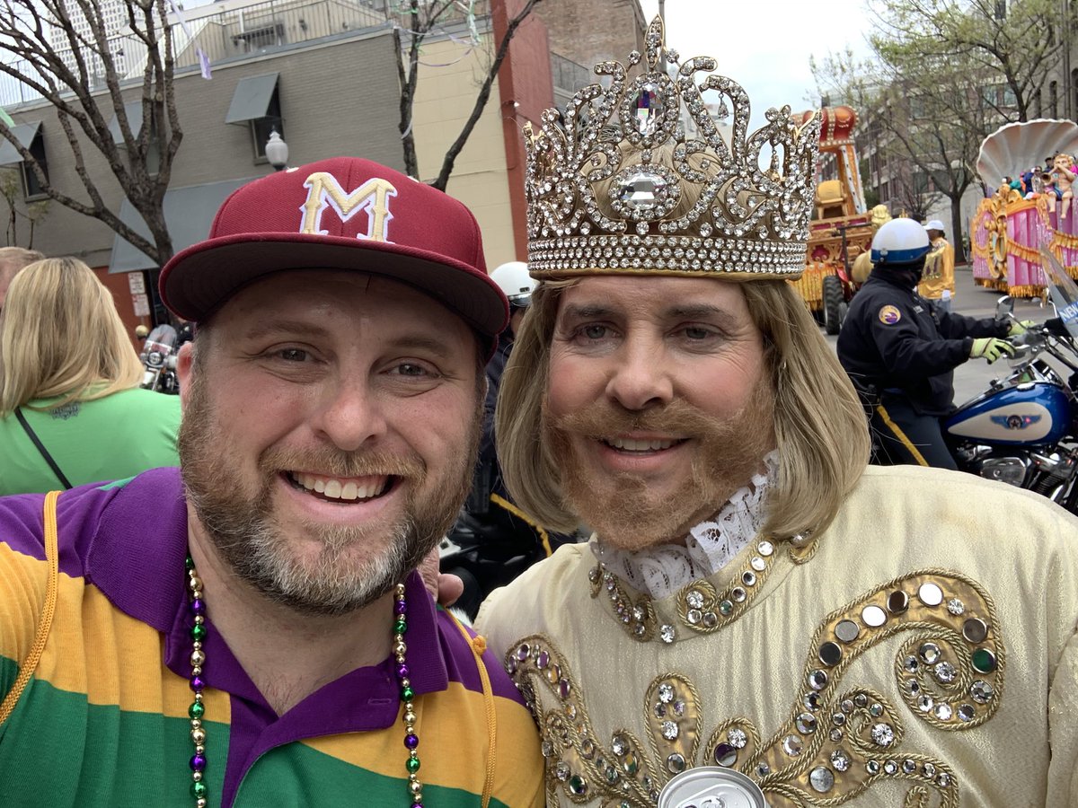 misterkewi's tweet photo. โ๏ธ๐ฃ๐ก๐ข๐ญ๐๐Was a pleasure meeting King Rex before he was whisked away into a limo to prepare for the ball. Thank you Story Charbonnet for being a high-energy monarch of Mardi Gras in NOLA!! (๐ธ Keith Wilson/STREETCAR PR) #HailRex #OneTimeInNOLA #MardiGras2020ย #followyourNOLA https://t.co/wEEJARtzUx