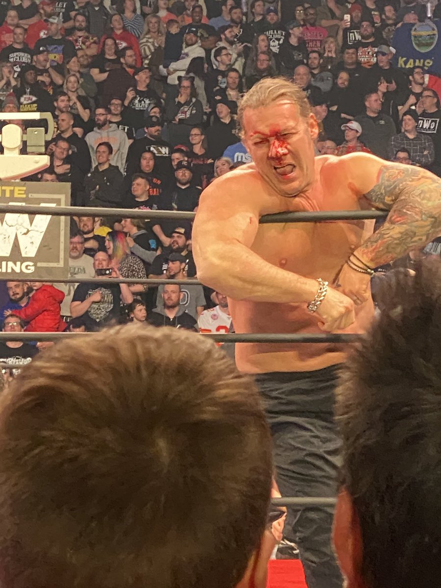 KaytMaureen's tweet photo. @AEWonTNT #aewkansascity #AEWRevolution #Aew #welcometokc https://t.co/CA3jYJKdKO