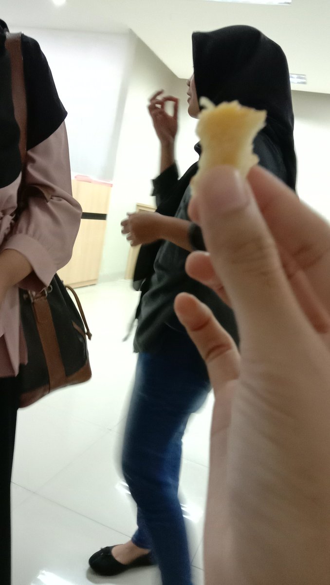 valerietzh's tweet photo. Makasi bangsat, ngasi bolu kek ngasih umpan lele https://t.co/Ysi9zXAVjy