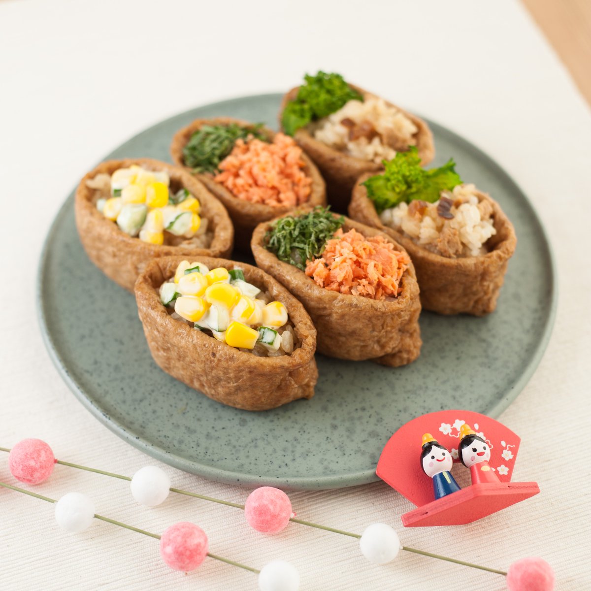 キッコーマンです ひなまつりにおすすめレシピ オープンいなり うちのごはん 混ぜごはんの素 を使って オープンいなりをつくってみました 並んでいる姿 かわいいですよね いなりの中身を味つきごはんにすると お子さまもたくさん キッコーマンです ひなまつりにおすすめレシピ オープンいなり うちのごはん 混ぜごはんの素 を使って オープンいなりをつくってみました 並んでいる姿 かわいいですよね いなりの中身を味つきごはんにすると お子さまもたくさん