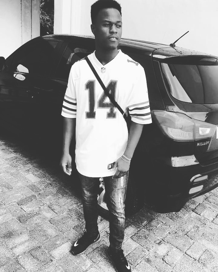 kbeeDNS's tweet photo. Happy Birthday to you the "Sun" of God
#DeNkzSolja #CalmlishMuzik #Still_Locking https://t.co/dtydLgESwY