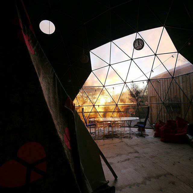 Stunning sunsets in our Hartland Pod 🌞 #lovelandfarm ift.tt/2TkoqG7
