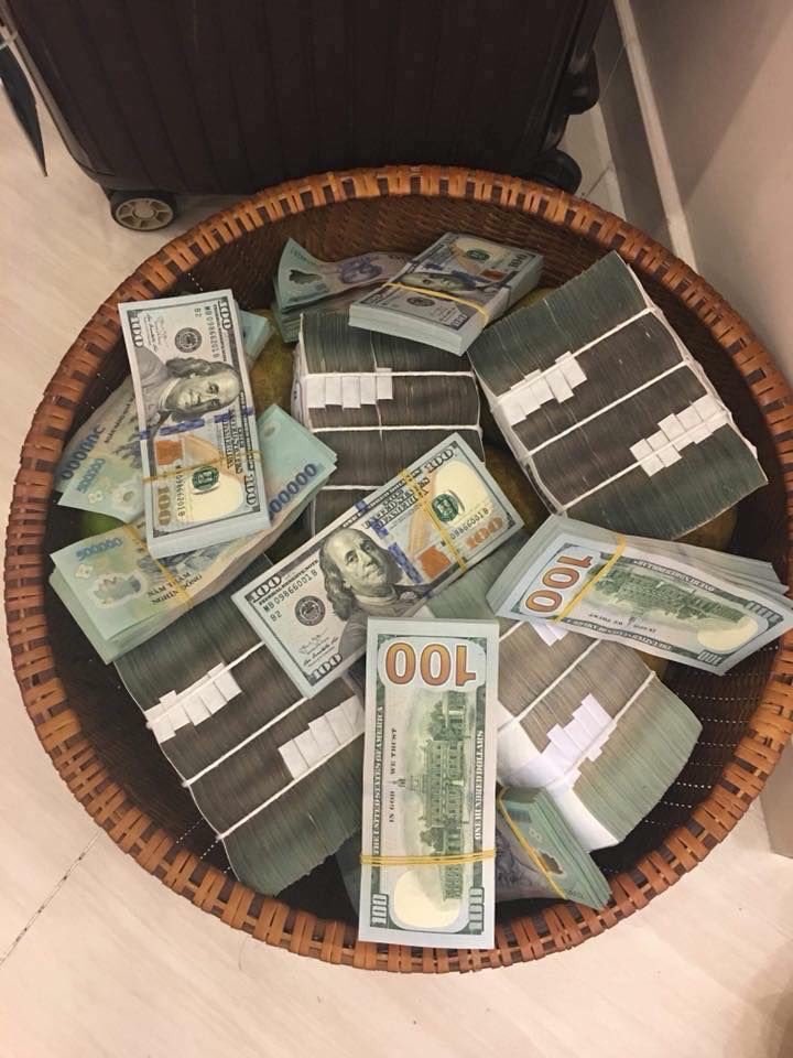 🌹🥰I am sending $550- $7500 to the first 600 people to like &amp; retweet this. ❤️Comment tags down below! (cashapp , apple pay , and zelle)! PayPal &amp; Cash App Preferred✨🤞🏽 #cashapp #giveaway #sugarbaby #buyingfoot #buyingfeet #sugardaddylegit #sugarmommaneeded