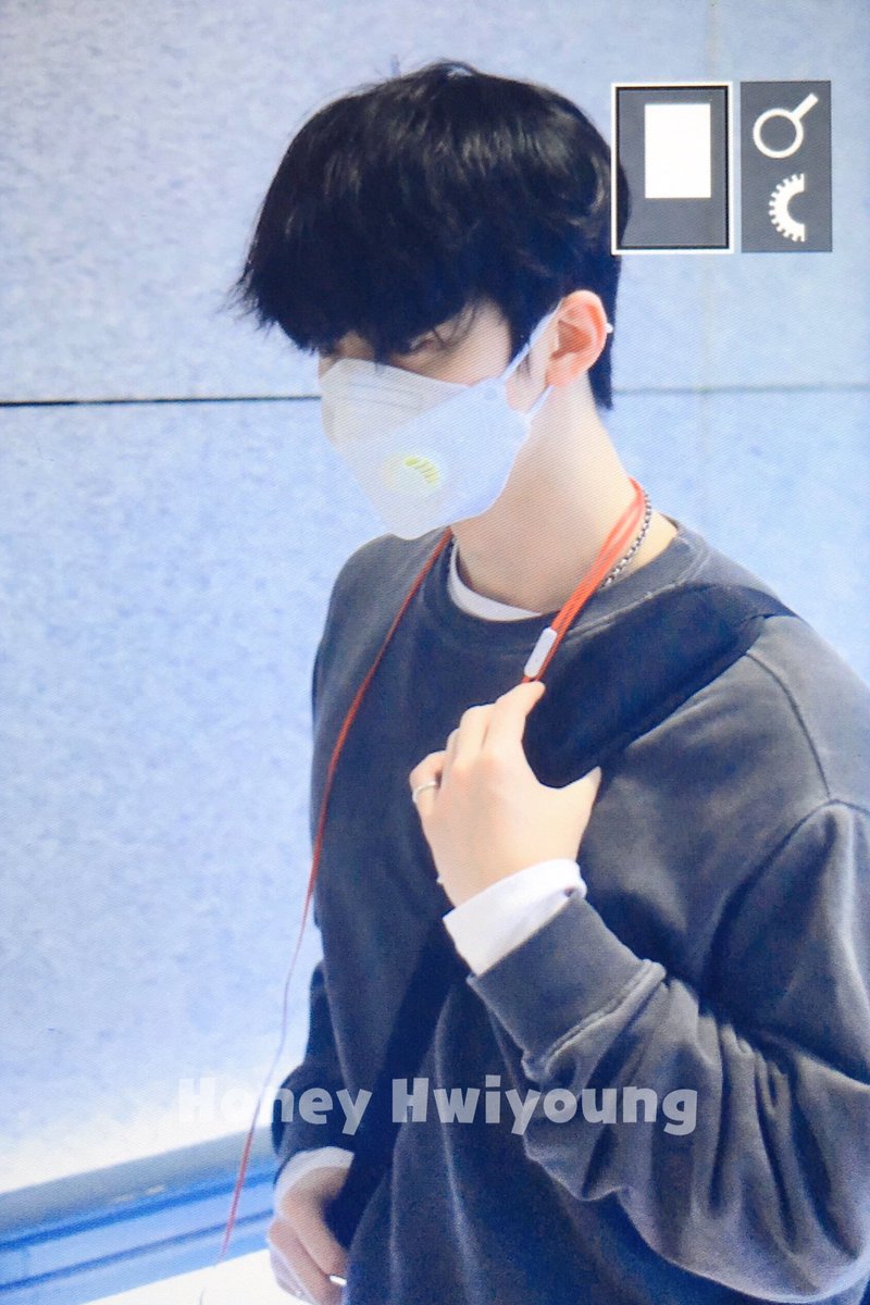 honey_hwiyoung's tweet photo. 200227 ICN

#SF9 #에스에프나인 #휘영 #HWIYOUNG #김영균 #フィヨン #GoodGuy #굿가이 https://t.co/7Z3kJpbSSf