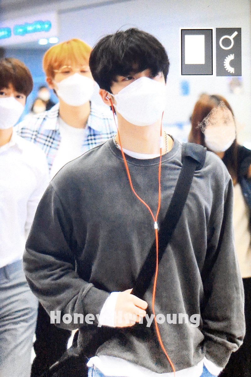 honey_hwiyoung's tweet photo. 200227 ICN

#SF9 #에스에프나인 #휘영 #HWIYOUNG #김영균 #フィヨン #GoodGuy #굿가이 https://t.co/7Z3kJpbSSf