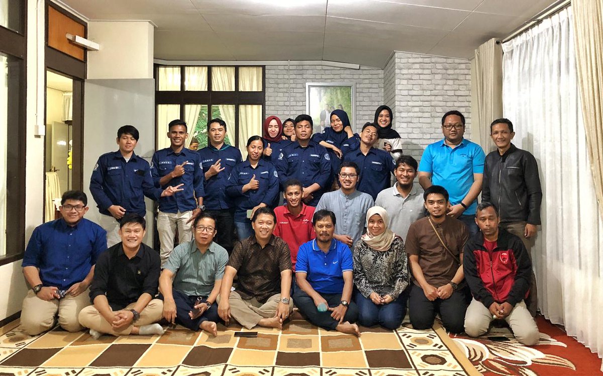 Silaturahmi pengurus &amp; staf pelatih dengan Sekertaris Perusahaan Pupuk Kaltim Bpk Budi Wahyu Soesilo selaku pembina MBPKT. Beliau menjelaskan bagaimana strategis &amp; pentingnya keberadaan MBPKT bagi perusahaan Pupuk Kaltim dan pembinaan bagi seluruh generasi muda di Kota Bontang