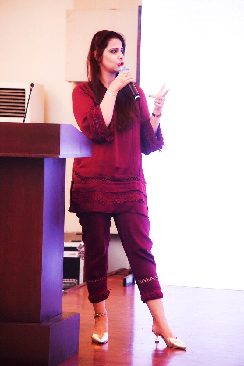agirlwithID's tweet photo. Exploring hidden talents and abilities are always exciting!  Throwback to when I did Anchoring. Life never fails to impress me when I’m wowed by myself for things, I never expected I can do but creating wonders
Tell me how life amazes you with talents you never explored earlier. https://t.co/HTmXy3r4D9