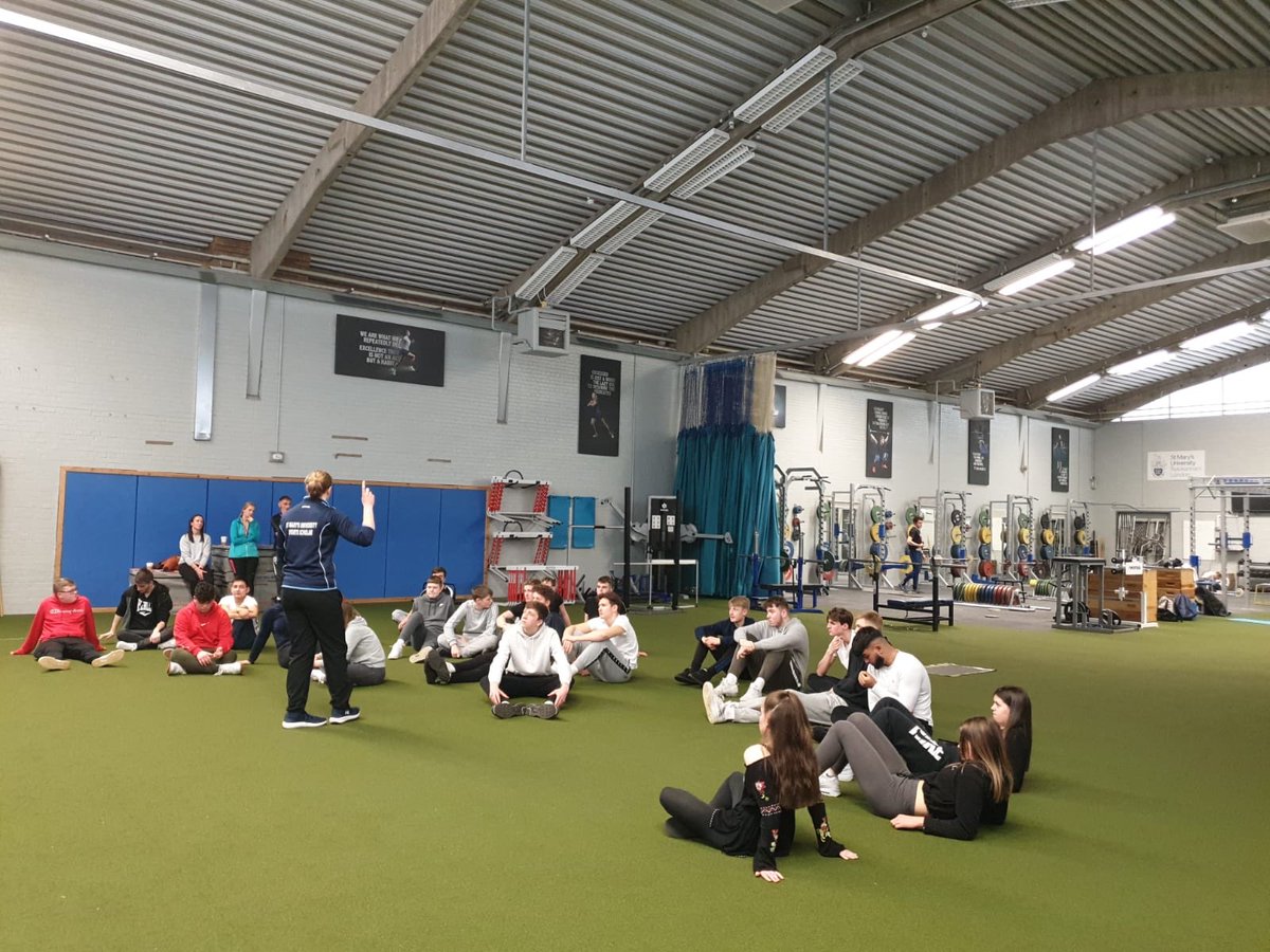 H3RugbyLou tweet media