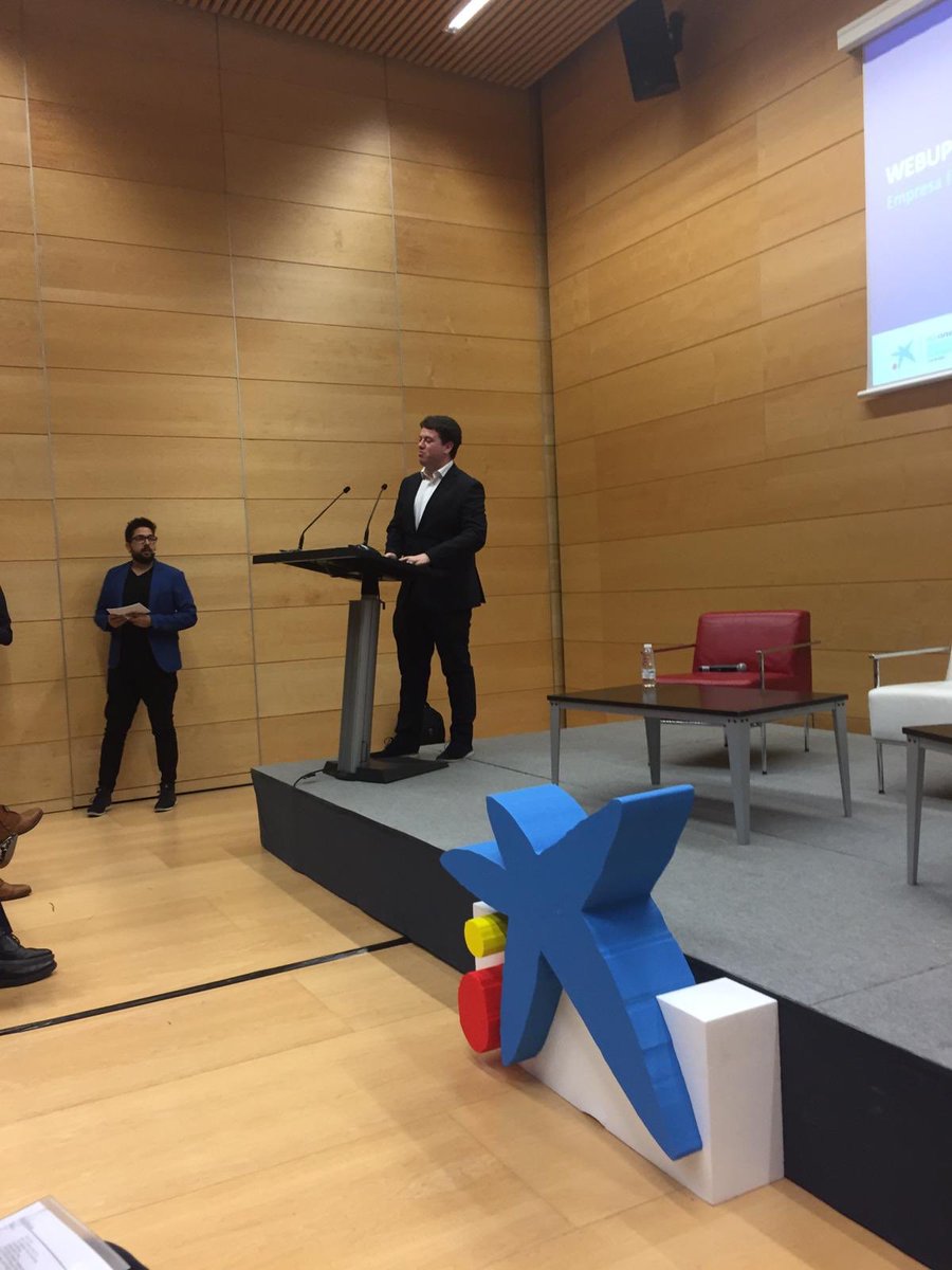 EmprendeRioja's tweet image. Luis blanco de @WebUp_ES 
webuphosting.com