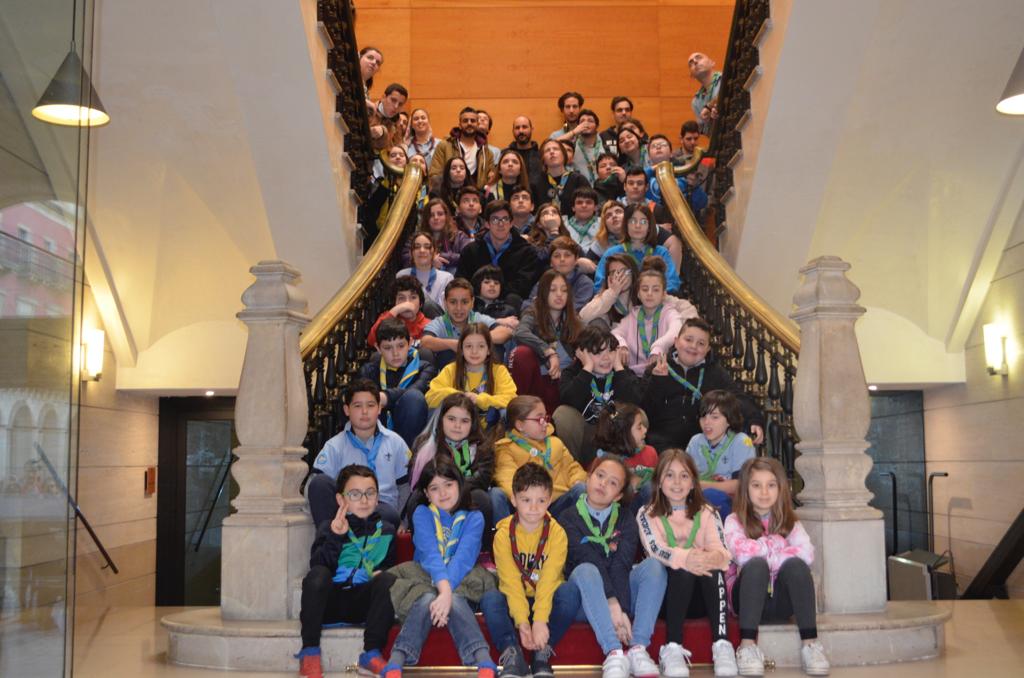 El pasado sábado 22 de Febrero los miembros de ASDEPA nos reunimos para celebrar el #DíaDelFundador ⚜️ de la mejor forma posible ¡colgando la bandera Scout mundial en el Ayuntamiento de Gijón!

#scoutastur #scoutsiempre