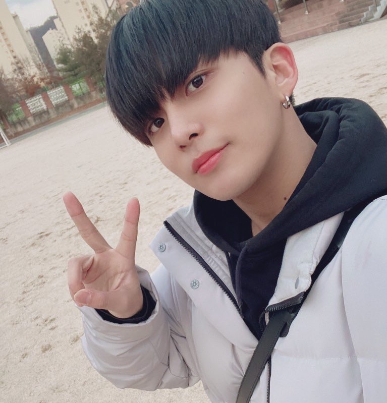 Ryra83587455's tweet photo. #GetWellSoonJongho #Ateez
Hang in there! Cheer up~
I am thinking about you and wishing you a speedy recovery my love 🥺❤️

Hope you will soon be feeling your best! 

Take care of yourself baby~Jongho 🙏🏻❤️
I love you so much 💖 

Everything will be fine~ 💜💜💜💜💜💜💜💜 https://t.co/0wgUAIgv3v