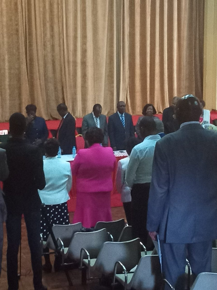muhiasmaina's tweet photo. #BBI
#Nairobi
#FormerMps
@RailaOdinga https://t.co/Gzt7TfqkiP