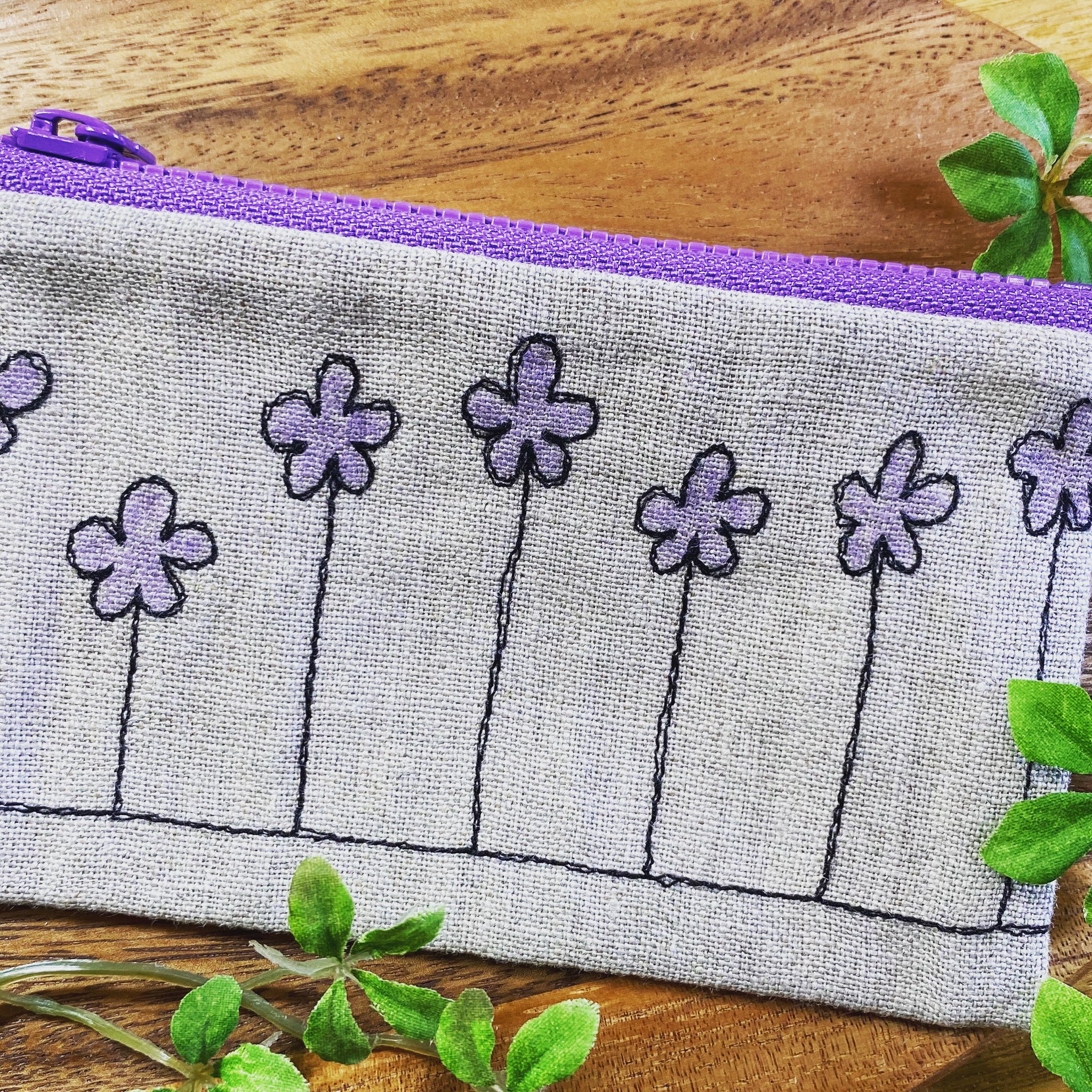 手芸部hanaco How To Make A Pouch ポーチの作り方 ファスナーポーチ ミシン刺繍 ぺたんこ ポーチ T Co Lgeue65p0t Twitter