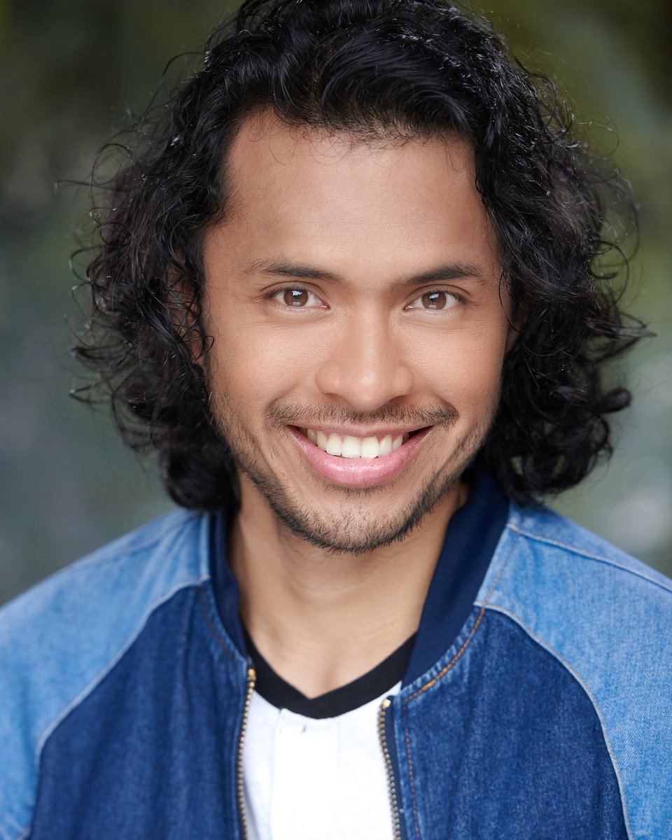 🎶And you two, I know rebels when I see them
 Runaways taking a break from your parents?
or trying to catch me out, let my guard down
'cos they’ve got it made up there in the stars
there’s no way you are who you say you are
🎶

🎟️:vaultfestival.com/whats-on/asian…