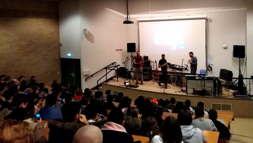 CarsatMP's tweet photo. Forum contre les #risquesauditifs dans les métiers du service le 1⃣2⃣ mars.
Ça va balancer avec @KKCOrchestra 🎺🔊🧏‍♀️
Organisé par @CarsatMP et @IUTBlagnac à l’occasion de la 23ème Journée Nationale de l’#Audition. #Fierdeproteger #troublesauditifs #JNA2020
https://t.co/jJFBDtYFnj https://t.co/V6mZLrVtv7