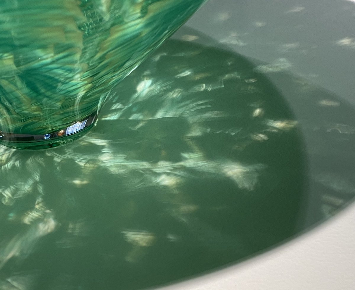 eilnshah's tweet photo. You can see through it #glass #green #shadows #objects #abstract #abstract_photography https://t.co/fifWReOYpV