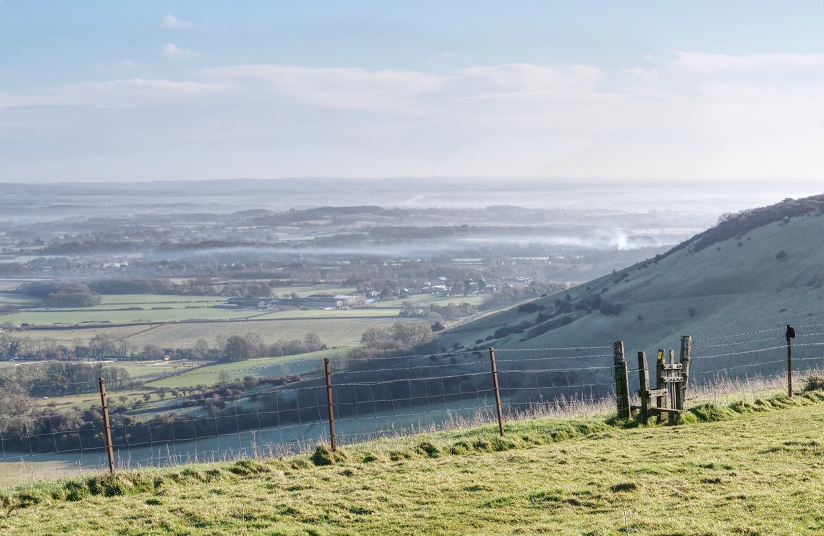 Spending just 20 minutes a day in nature can have a positive effect on your wellbeing.  Whether that's taking in the fresh air on a walk in the countryside, spending time in your garden or altering your walk home through the local park. 

©National Trust Images/Neil Jakeman