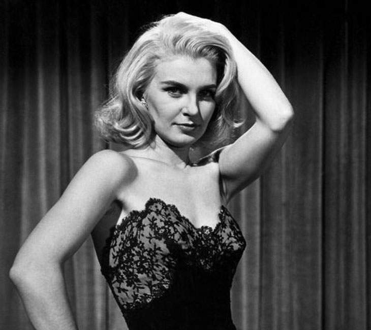 Happy Birthday to Joanne Woodward, Chelsea Clinton, Chilli, and more!  