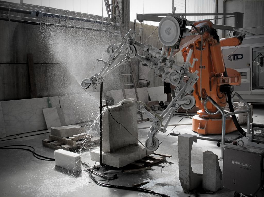 Danish robotics company Odico is on a mission to change the construction industry by rethinking how we build. Their robots unlock our creative potential while minimising waste materials. Read more from Mayday Issue 2 🤖
buff.ly/2Ta5CJE