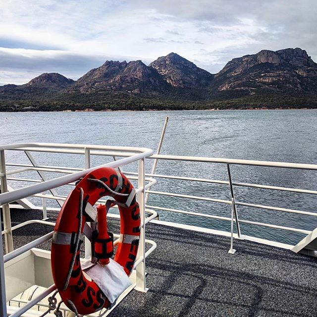 All aboard!!!! The Schouten Passage II is the newbie in the Pennicott fleet. A bit bigger than our other yellow boats this baby takes up to 150 passengers on our daily Wineglass Bay Cruise, exploring the stunning granite coastline of the Freycinet Penins… ift.tt/2I1Sml3
